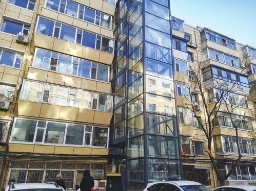 长春科技花园小区一居民楼加装电梯正式交付使用